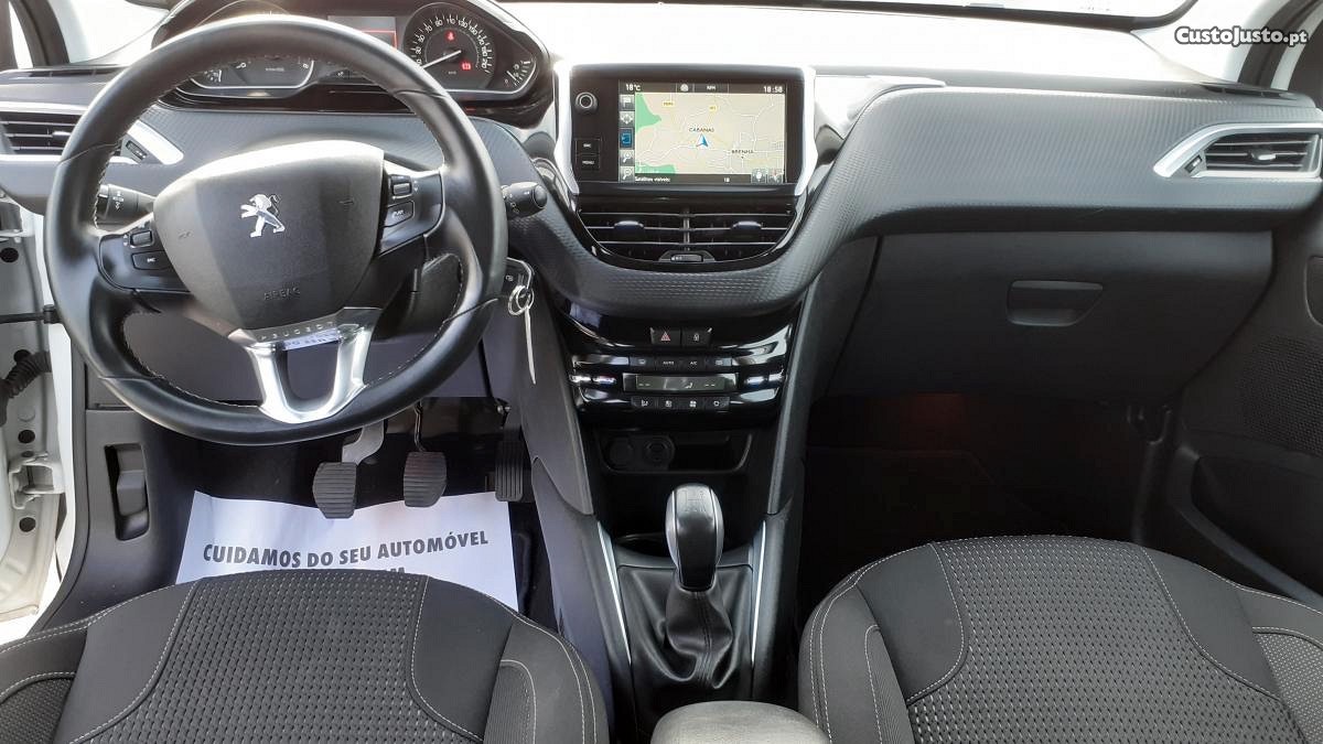 Peugeot 208 1.6 hdi 100cv allure gps — fotografia 3