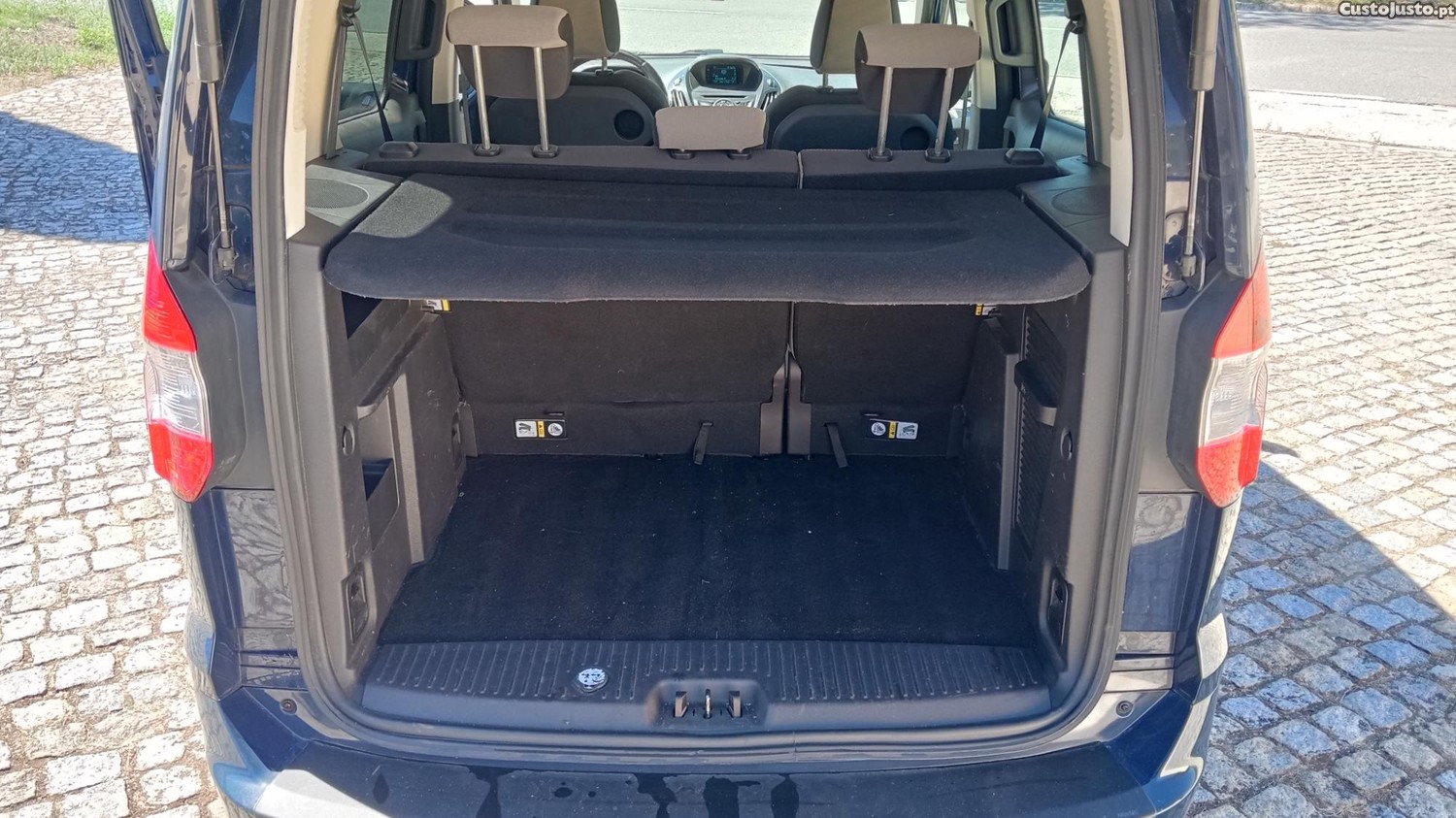 Ford Tourneo Courier — fotografia 7