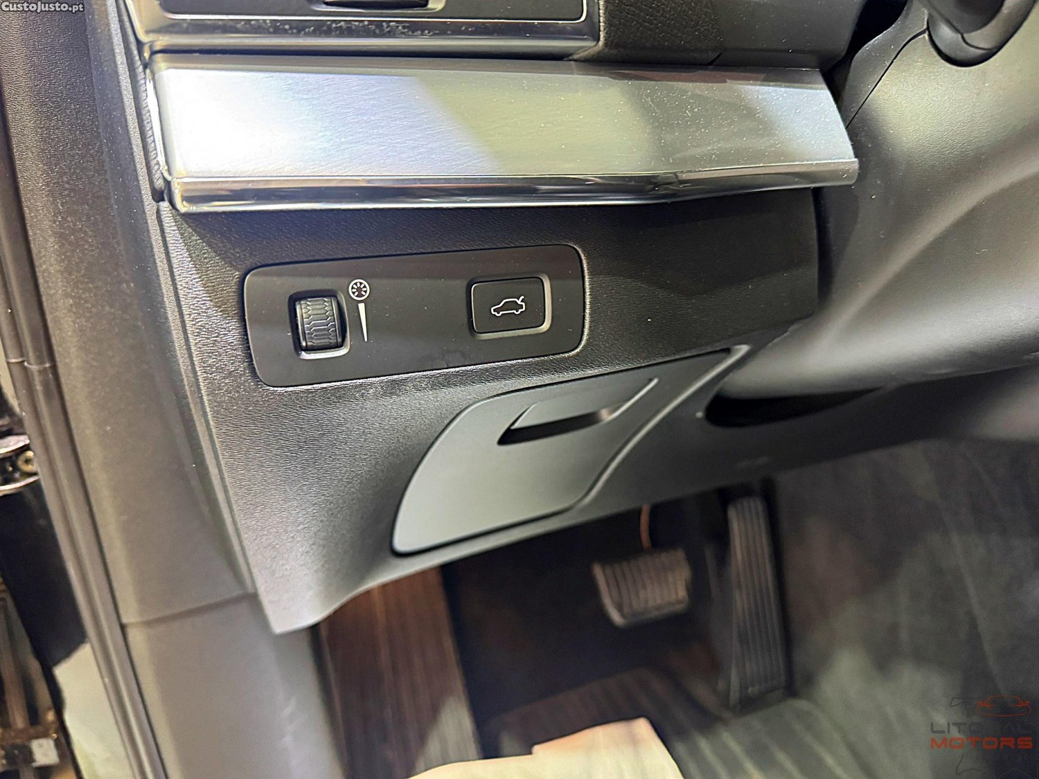 Volvo XC 90 2.0 D4 Momentum — fotografia 6
