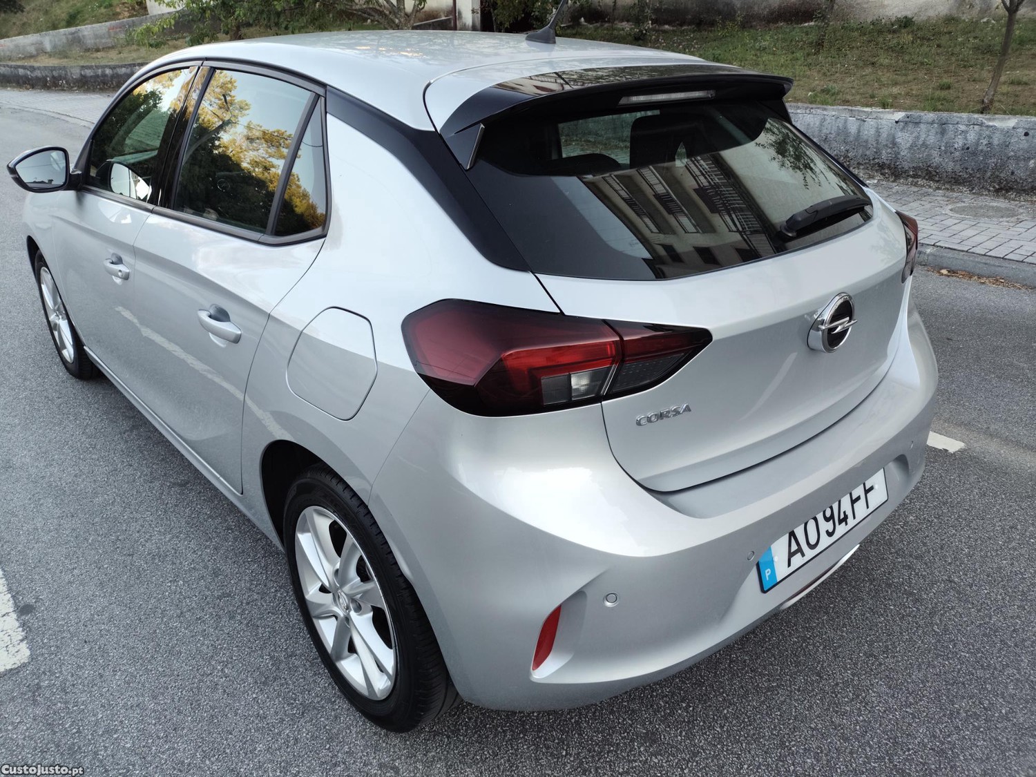 Opel Corsa 1.5 D Edition — fotografia 2