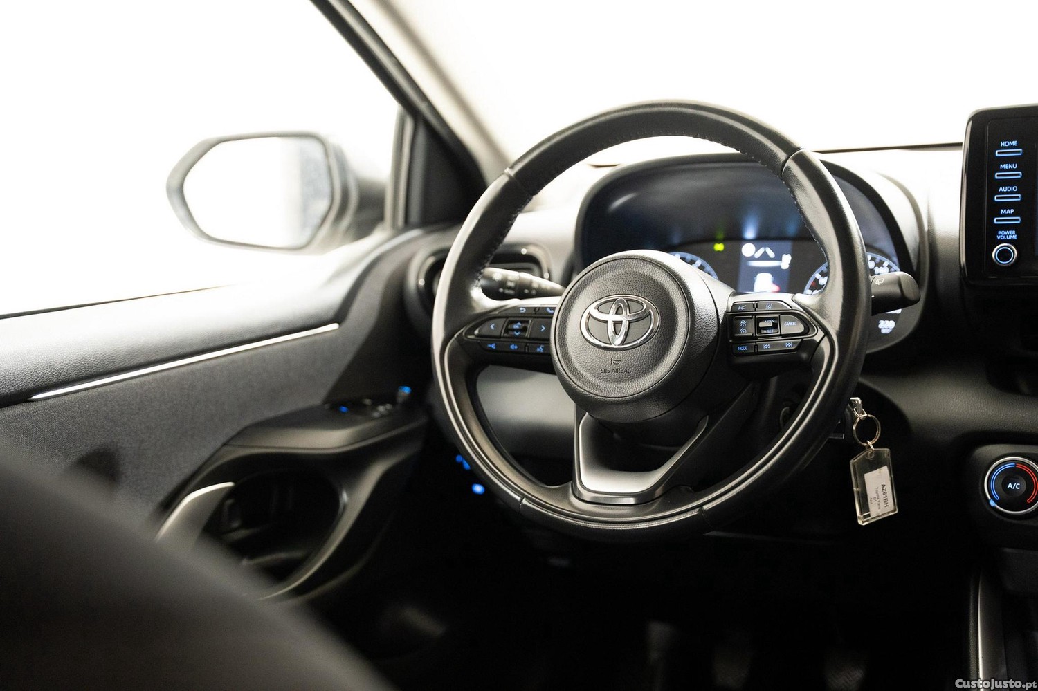 Toyota Yaris 1.5 VVT-i Comfort — fotografia 15