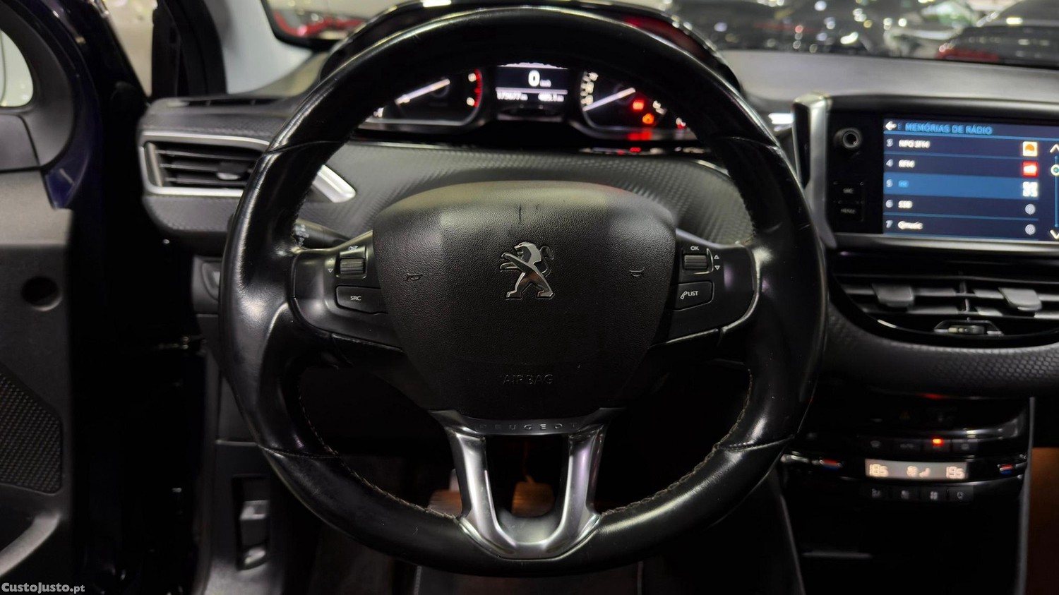 Peugeot 208 1.5 BlueHDi Allure — fotografia 3