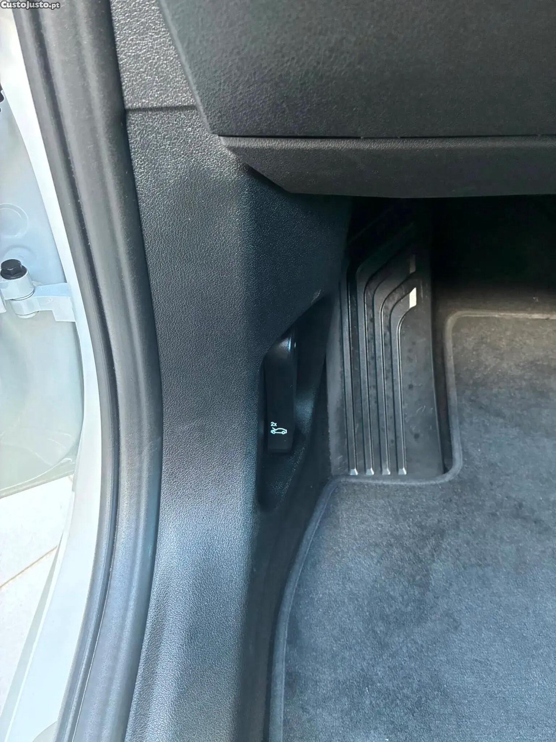 BMW 218 Active Tourer i Line Luxury Auto — fotografia 22