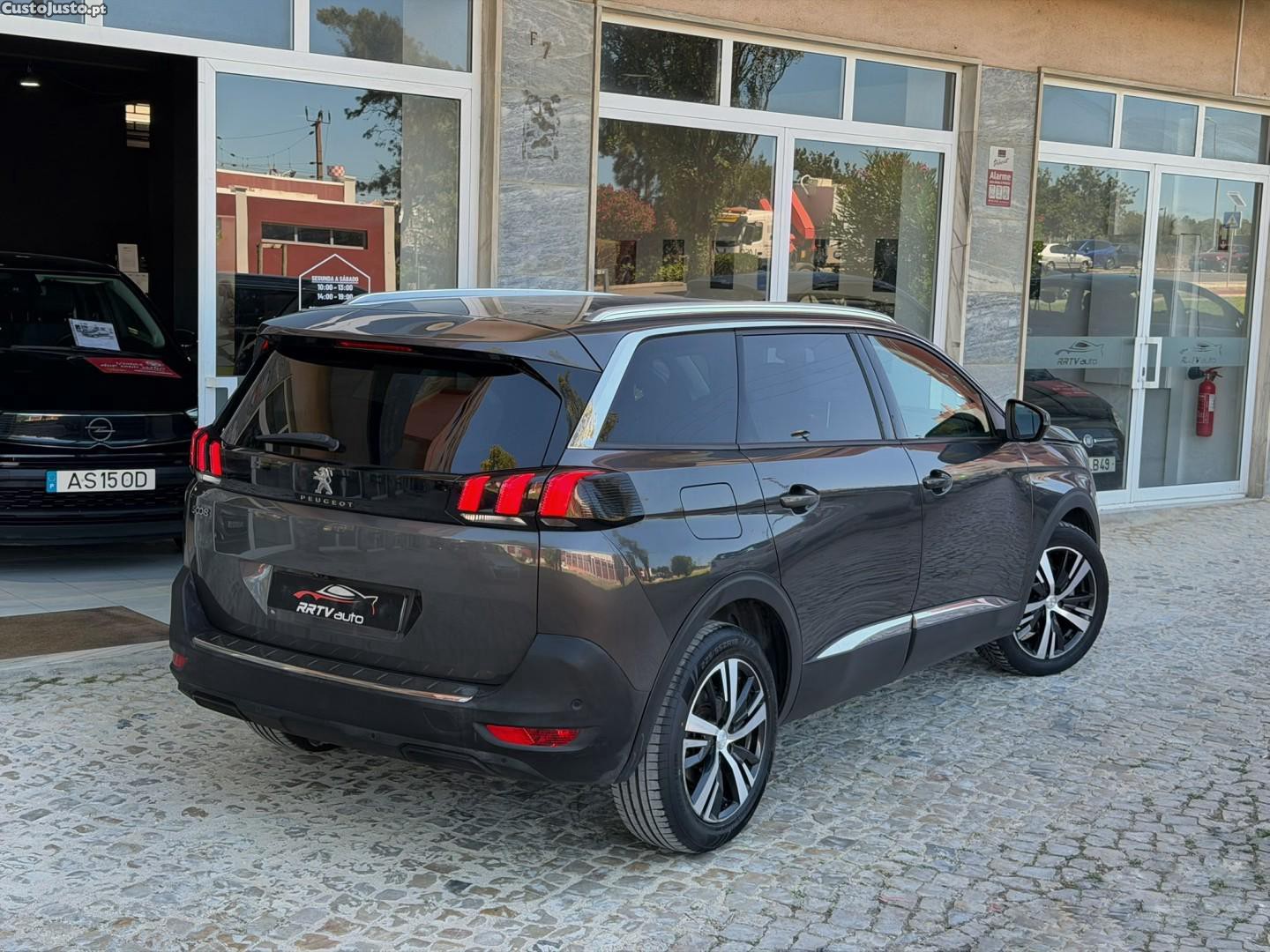 Peugeot 5008 1.5 BlueHDi Allure Pack EAT8 — fotografia 21