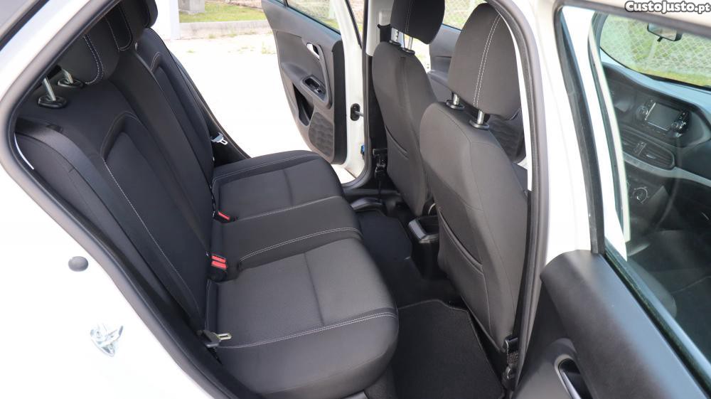 Fiat Tipo 1.3 MultiJet Lounge — fotografia 3