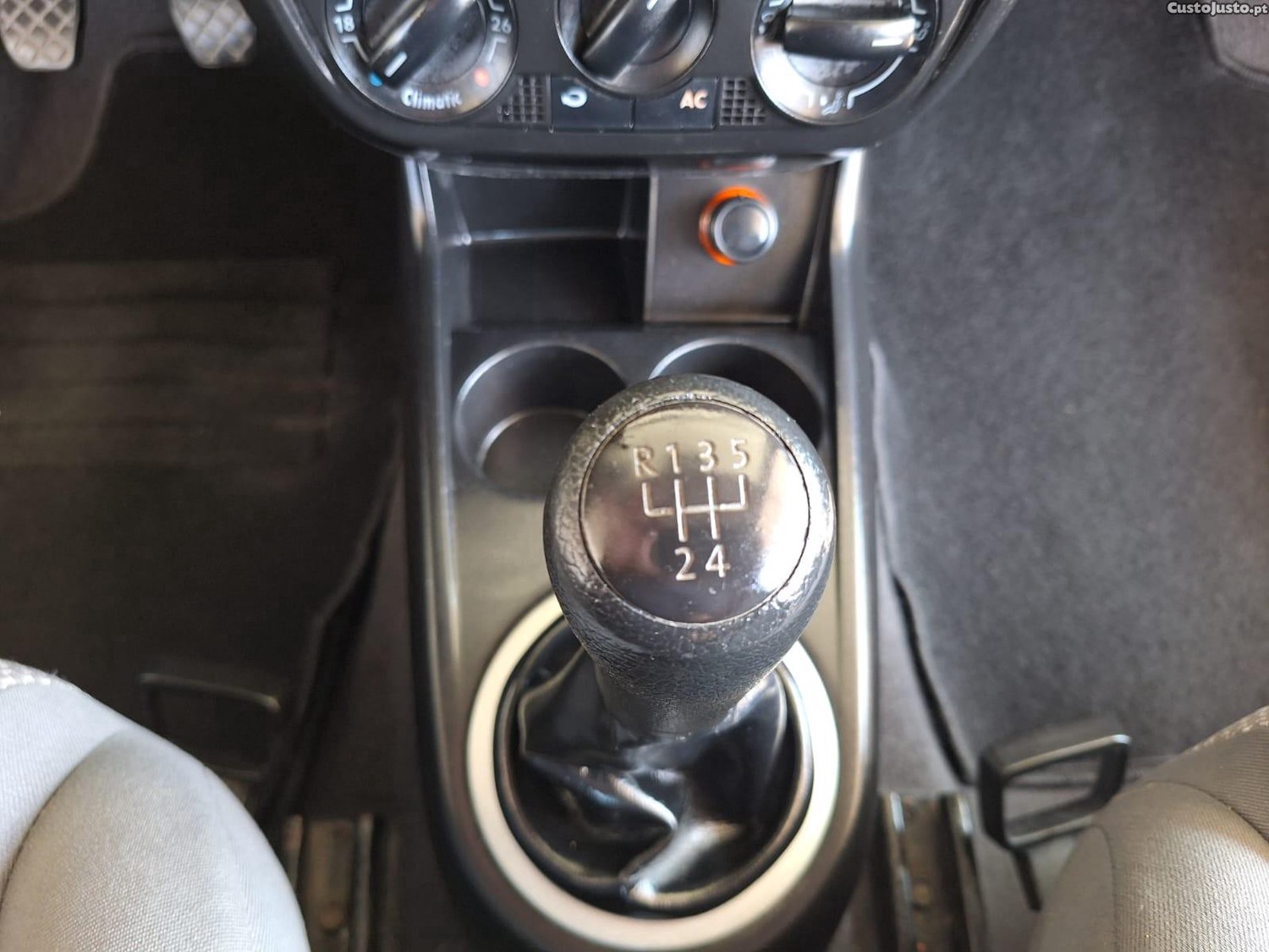 Volkswagen Fox 1.2 T.Liso Pack Elements — fotografia 4
