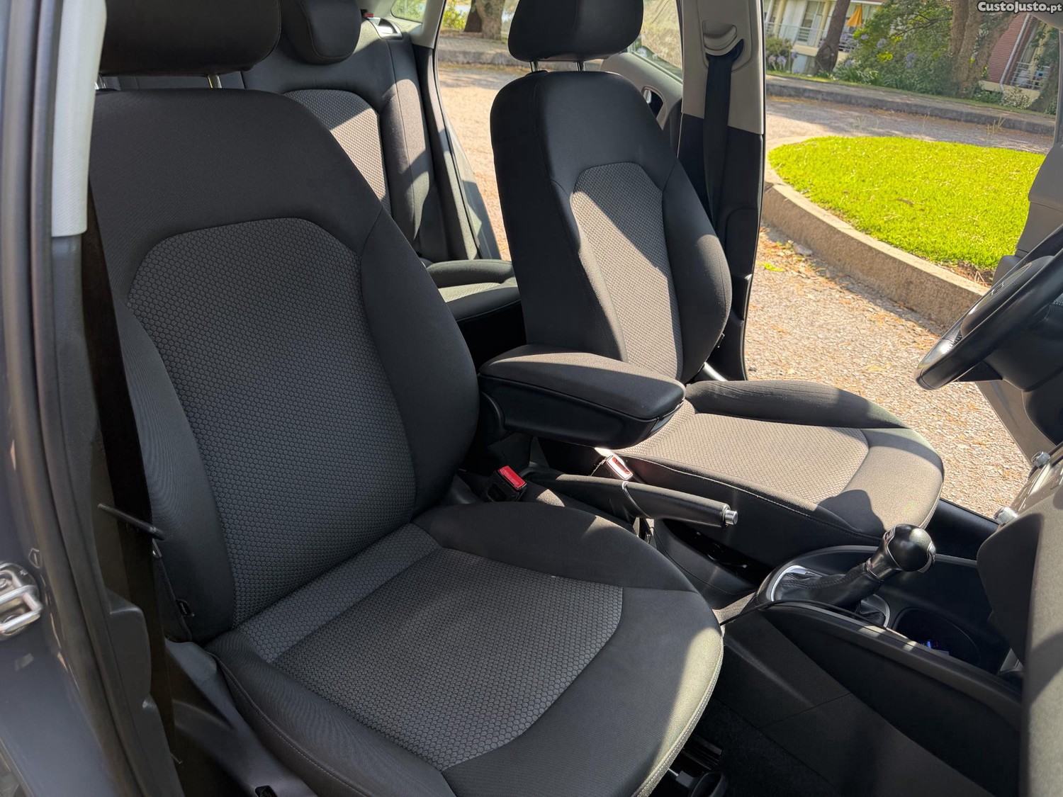 Audi A1 Sportback 1.6 TDI S tronic — fotografia 4