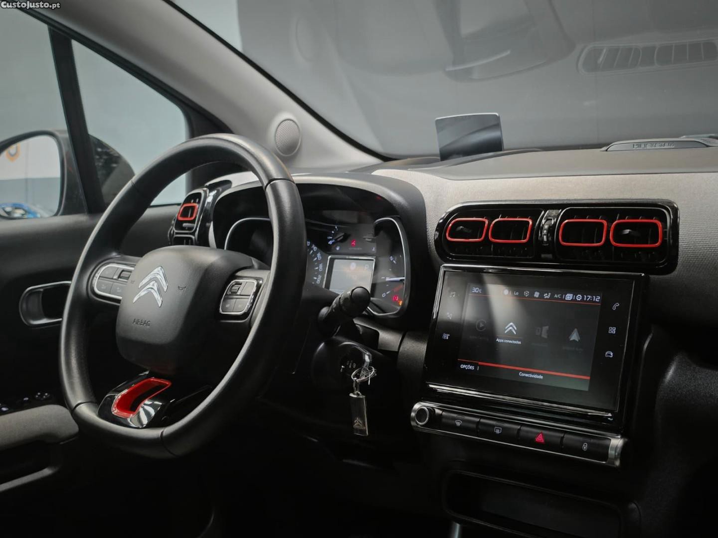 Citroën C3 Aircross 1.2 PureTech Shine EAT6 — fotografia 6