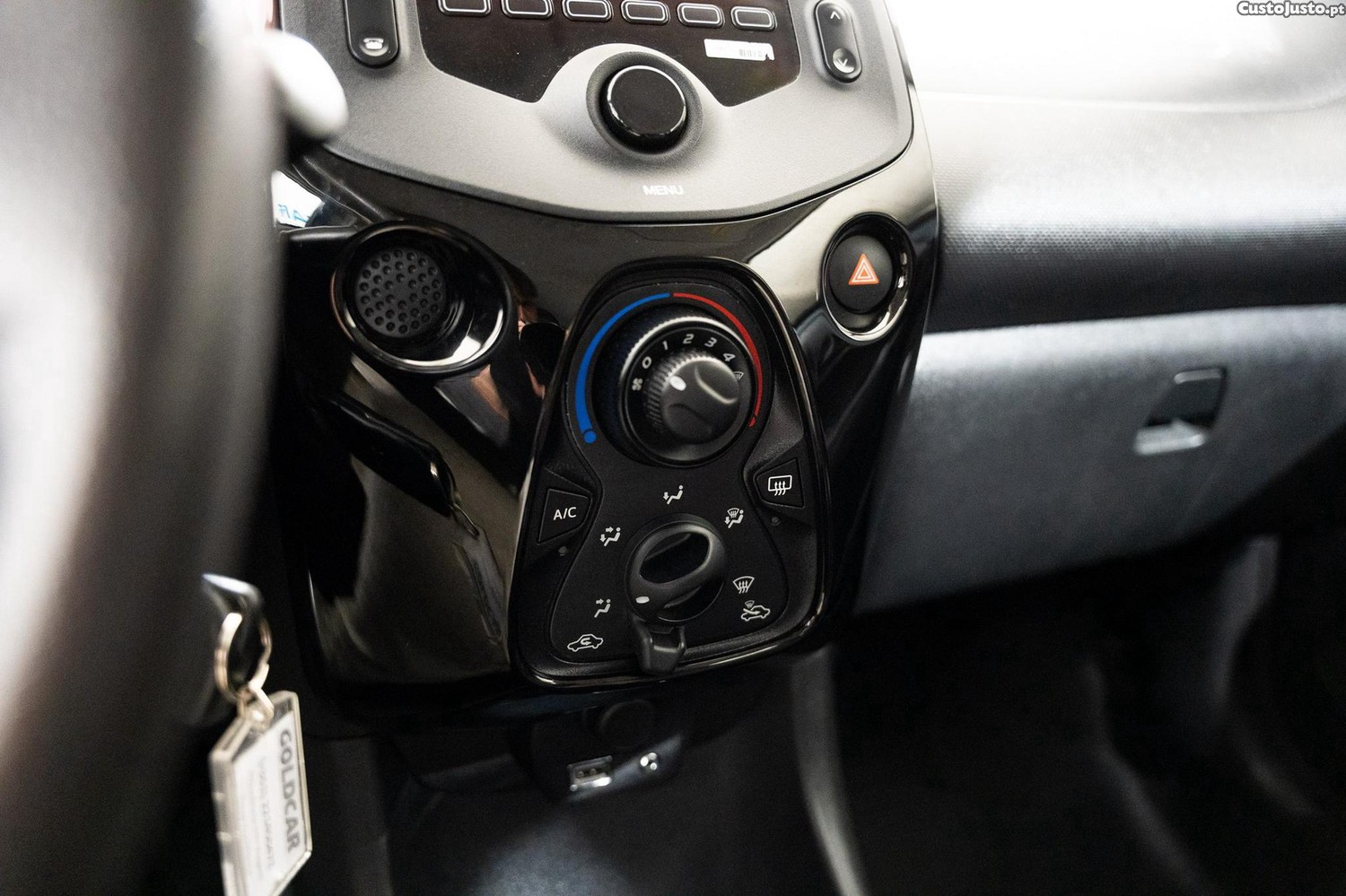 Citroën C1 1.0 VTi Feel — fotografia 10