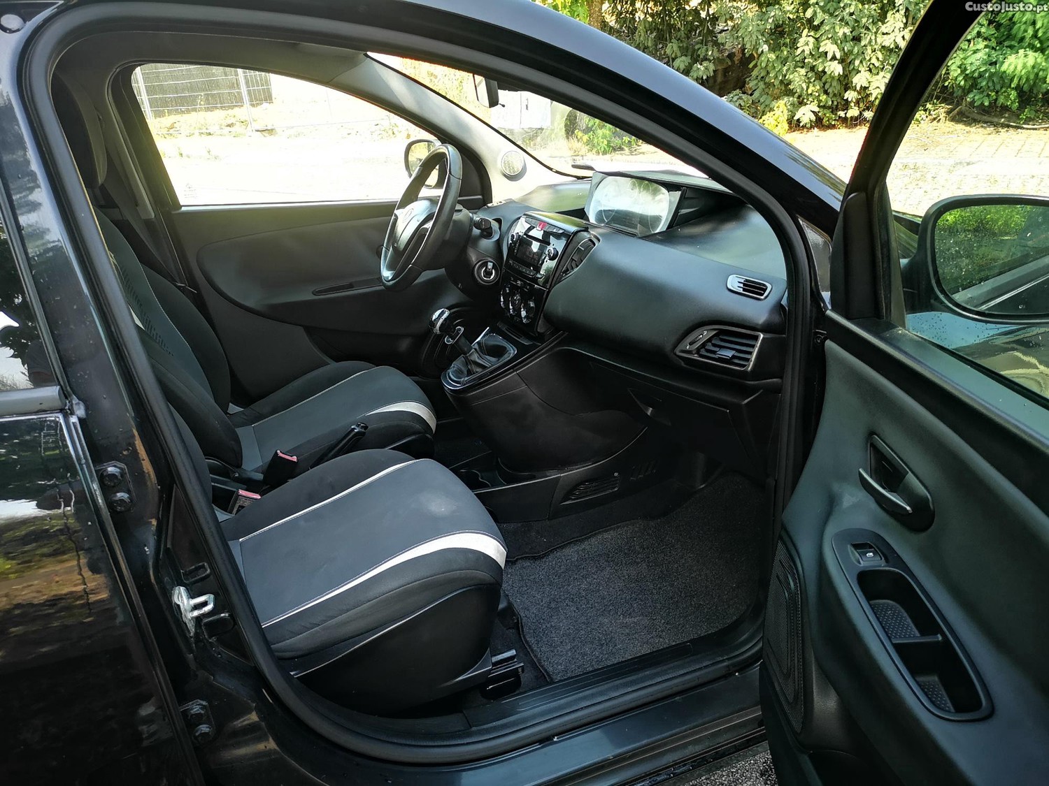 Lancia Ypsilon 1.2 S&S GOLD - 5 Portas - Nacional - 100.000kms - 1 Dono - C/ GARANTIA — fotografia 11