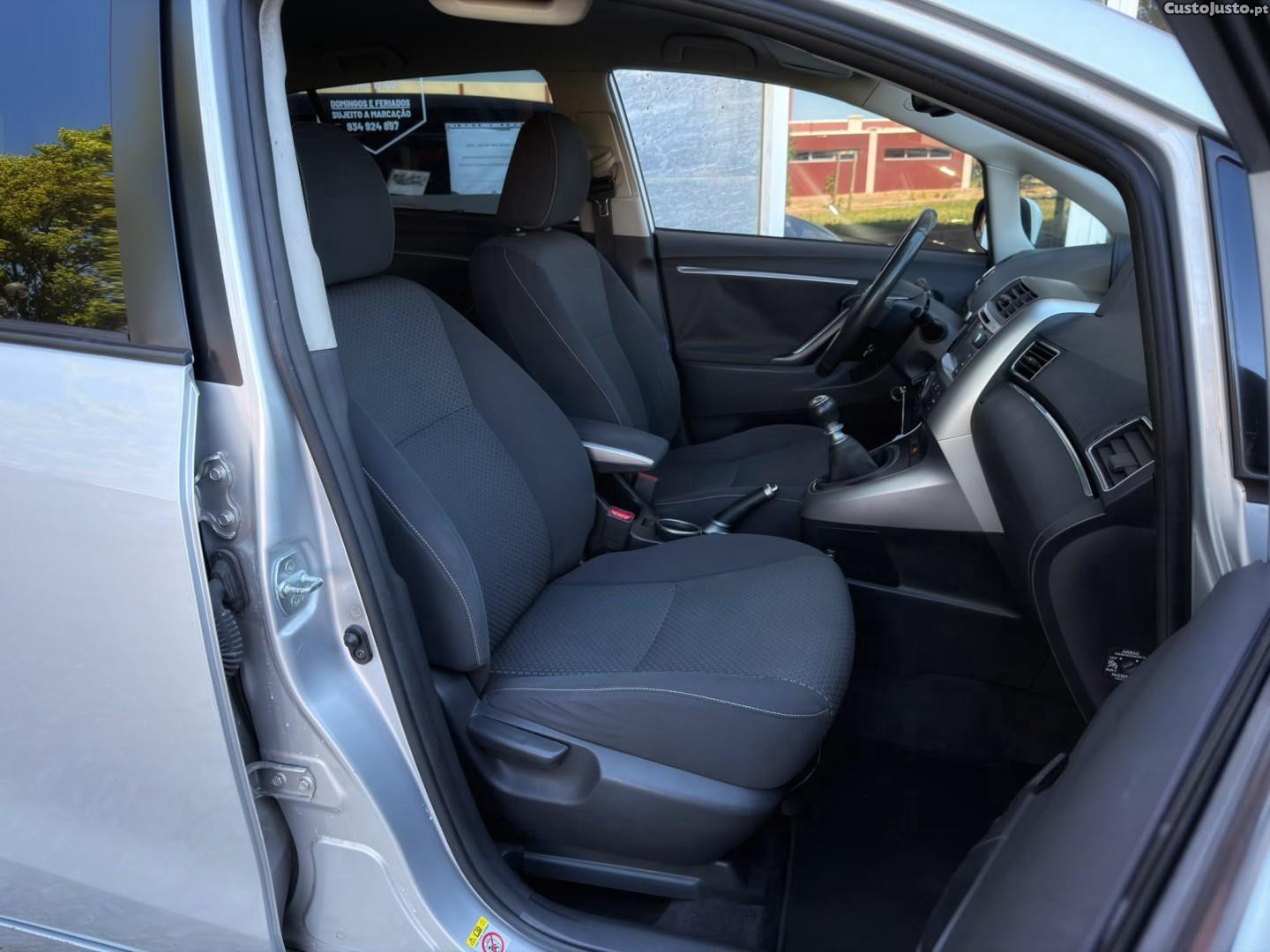 Toyota Verso 2.0 D-4D Exclusive+GPS — fotografia 9