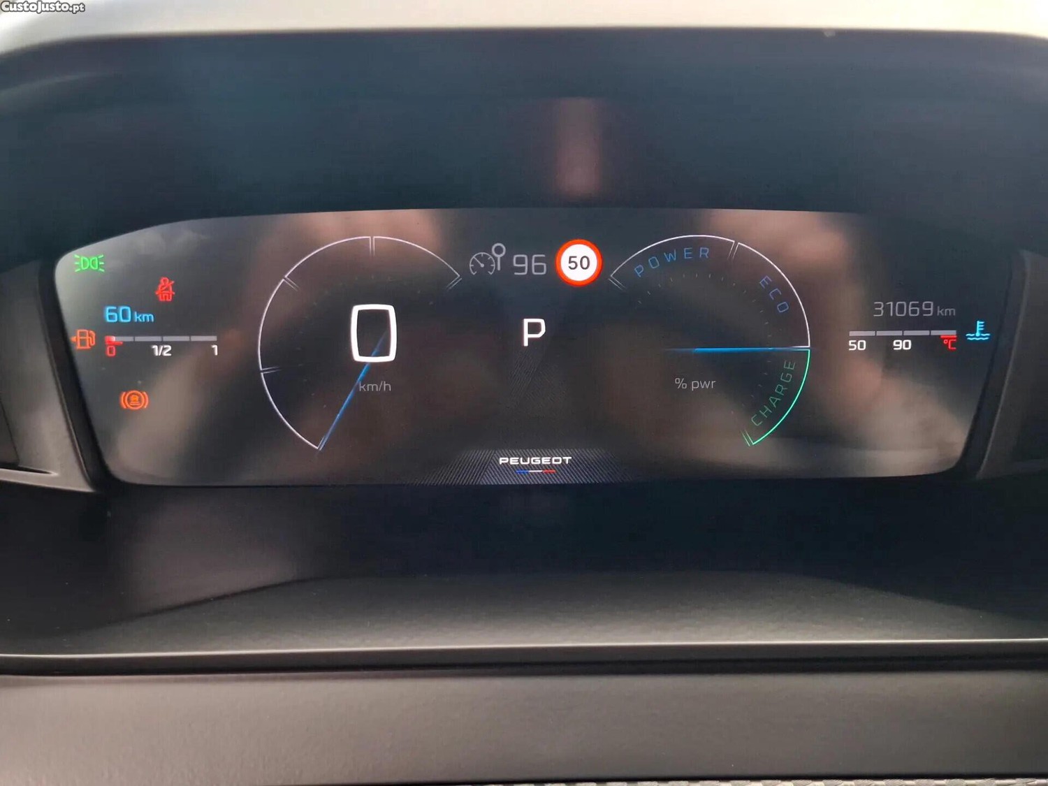 Peugeot 2008 1.2 Hybrid Allure e-DCS6 — fotografia 7