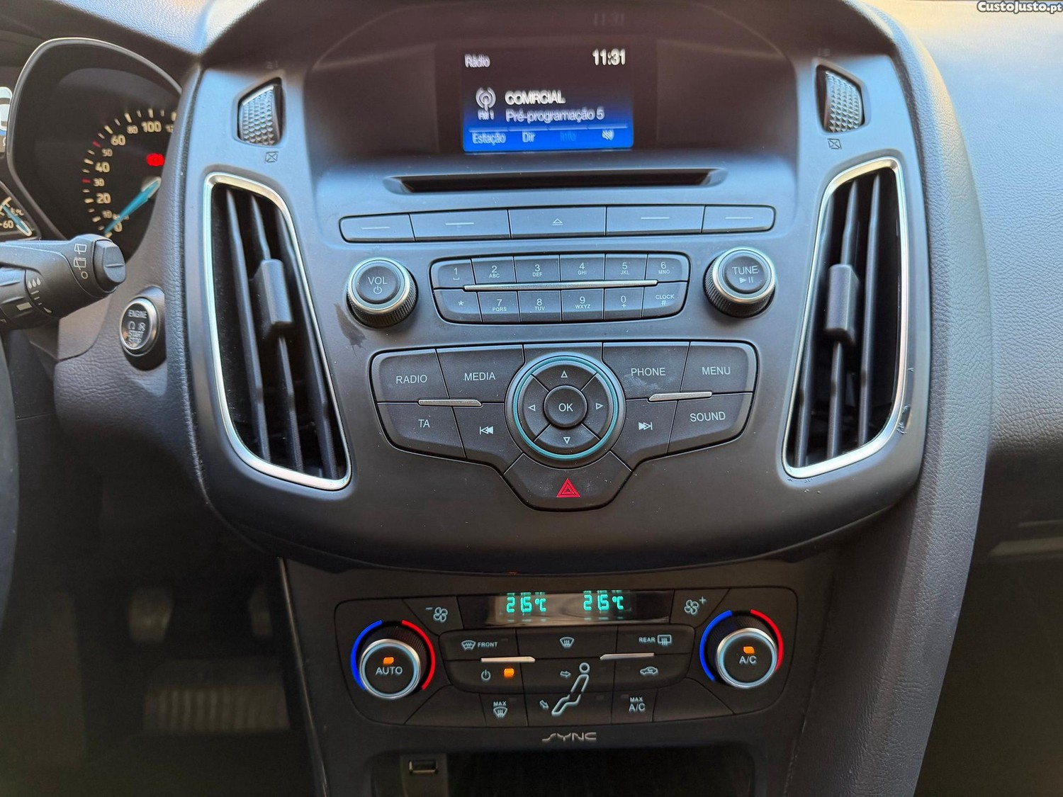 Ford Focus SW 1.0 EcoBoost S&S TITANIUM — fotografia 12