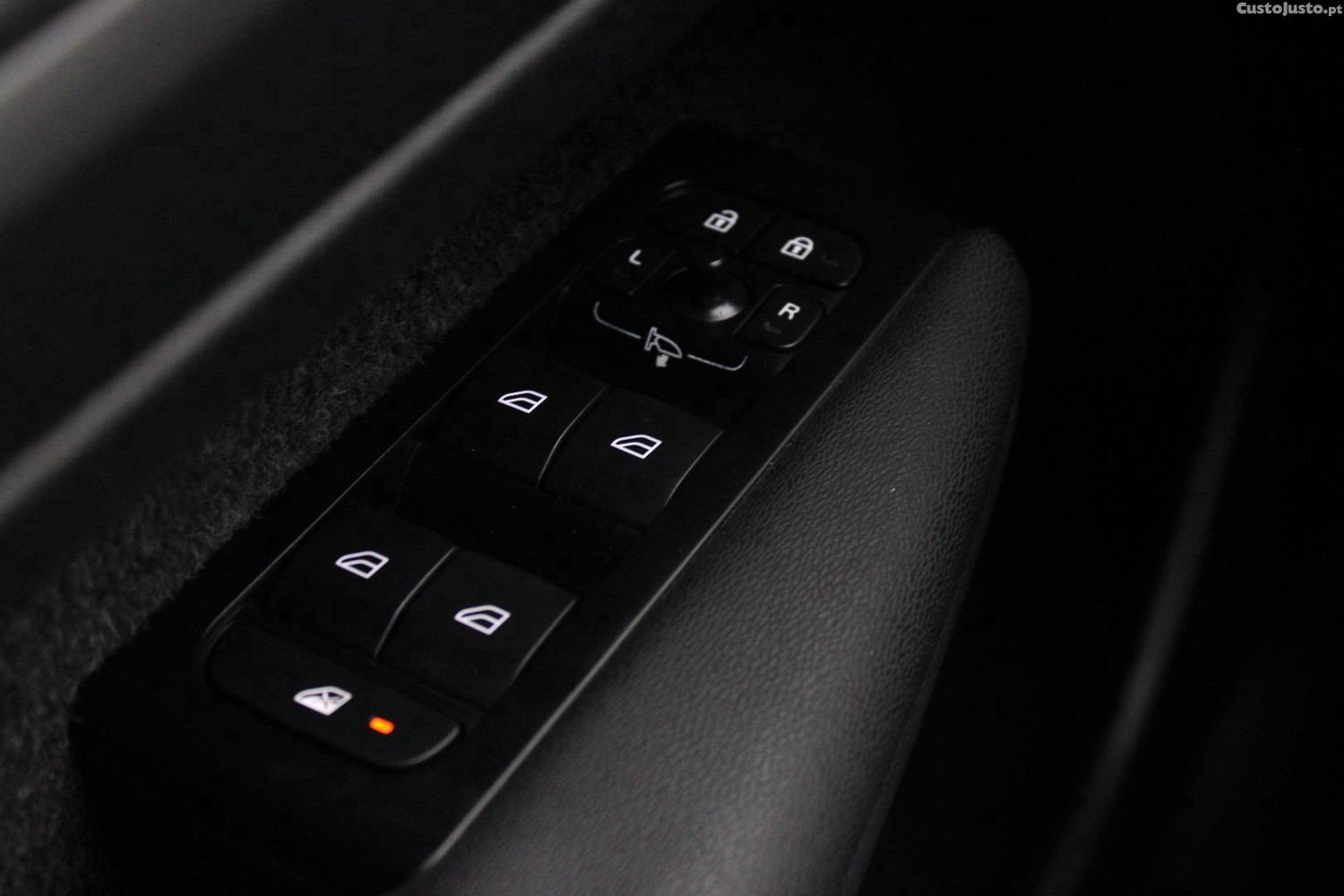 Volvo XC 40 1.5 T2 MOMENTUM CORE — fotografia 13