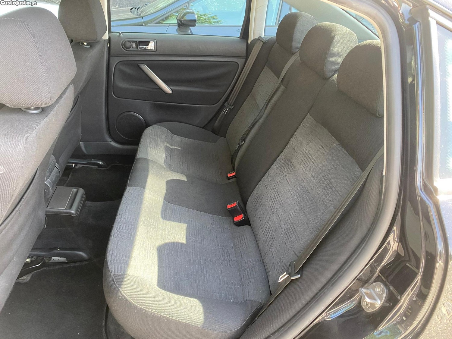 Volkswagen Passat 1.9 TDi Confortline Tip — fotografia 6