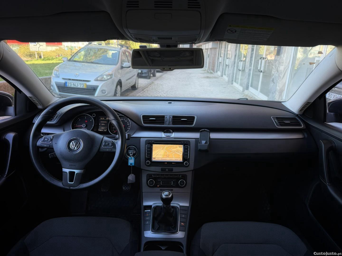 Volkswagen Passat 1.6 TDI BlueMotion — fotografia 18