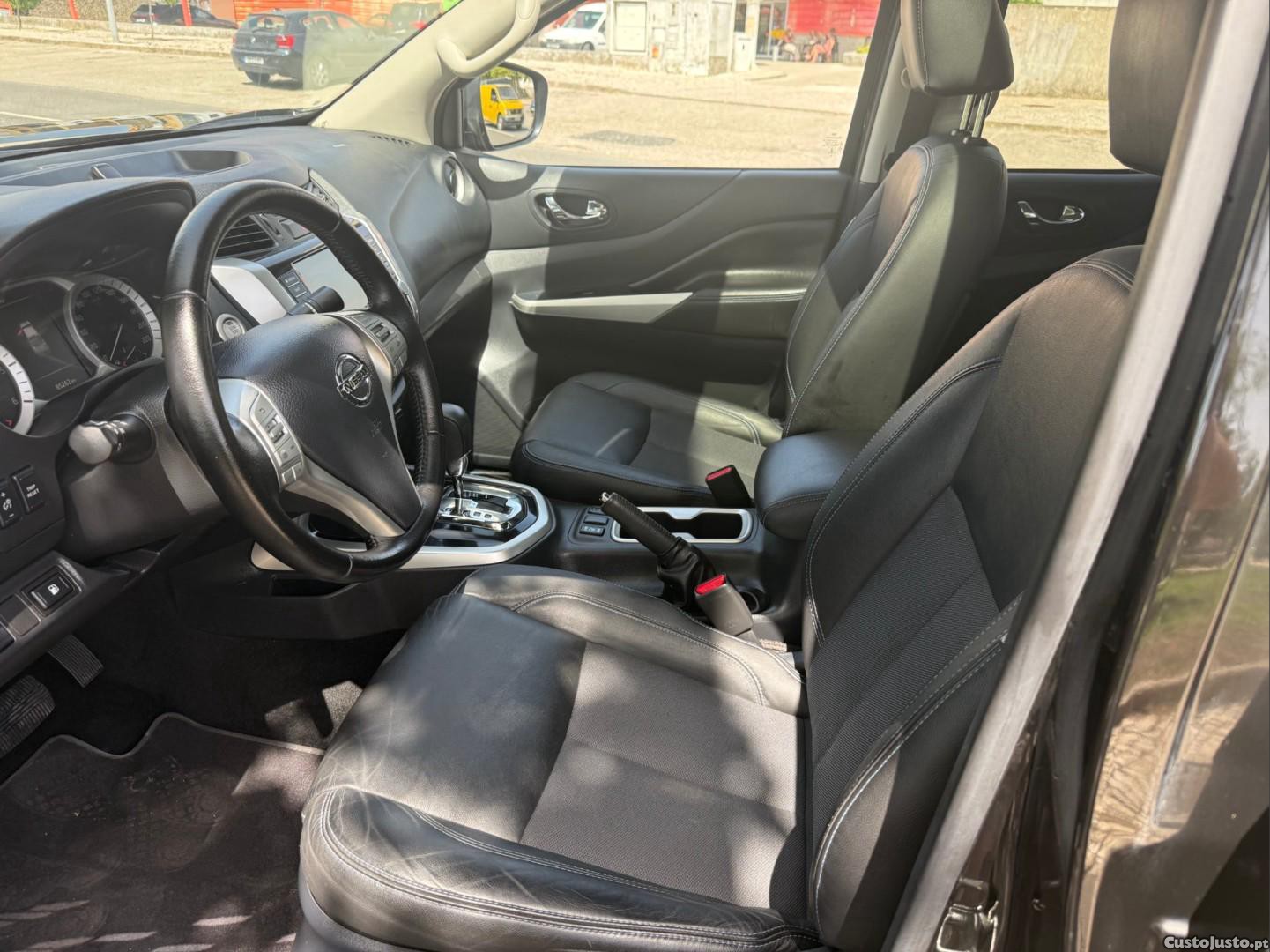 Nissan Navara 2.3 dCi CD 4WD N-Guard Auto — fotografia 3