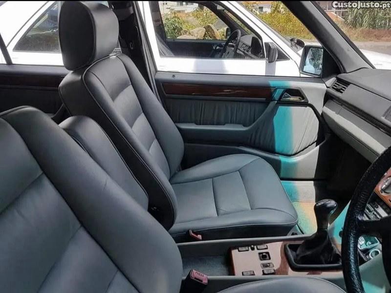 Mercedes-Benz 200 E — fotografia 3