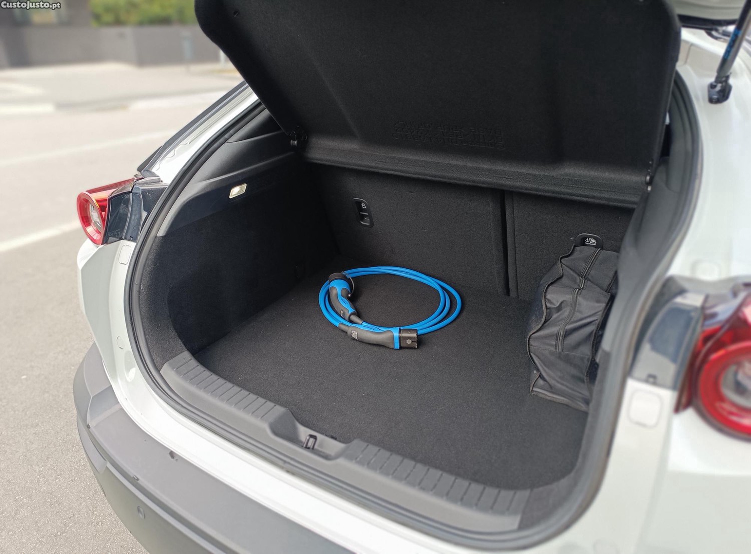 Mazda CX-30 e-SKYACTIV Makoto Urban Expression — fotografia 5