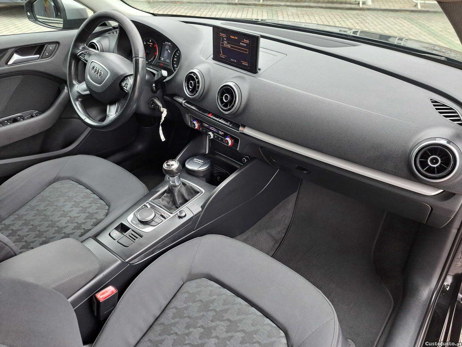 Audi A3 Sportback 1.6 TDI Ultra — fotografia 8