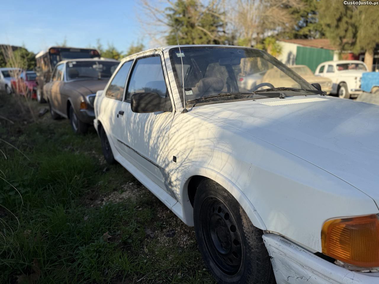 Ford Escort 1.1 CL (3 portas) — photo 4