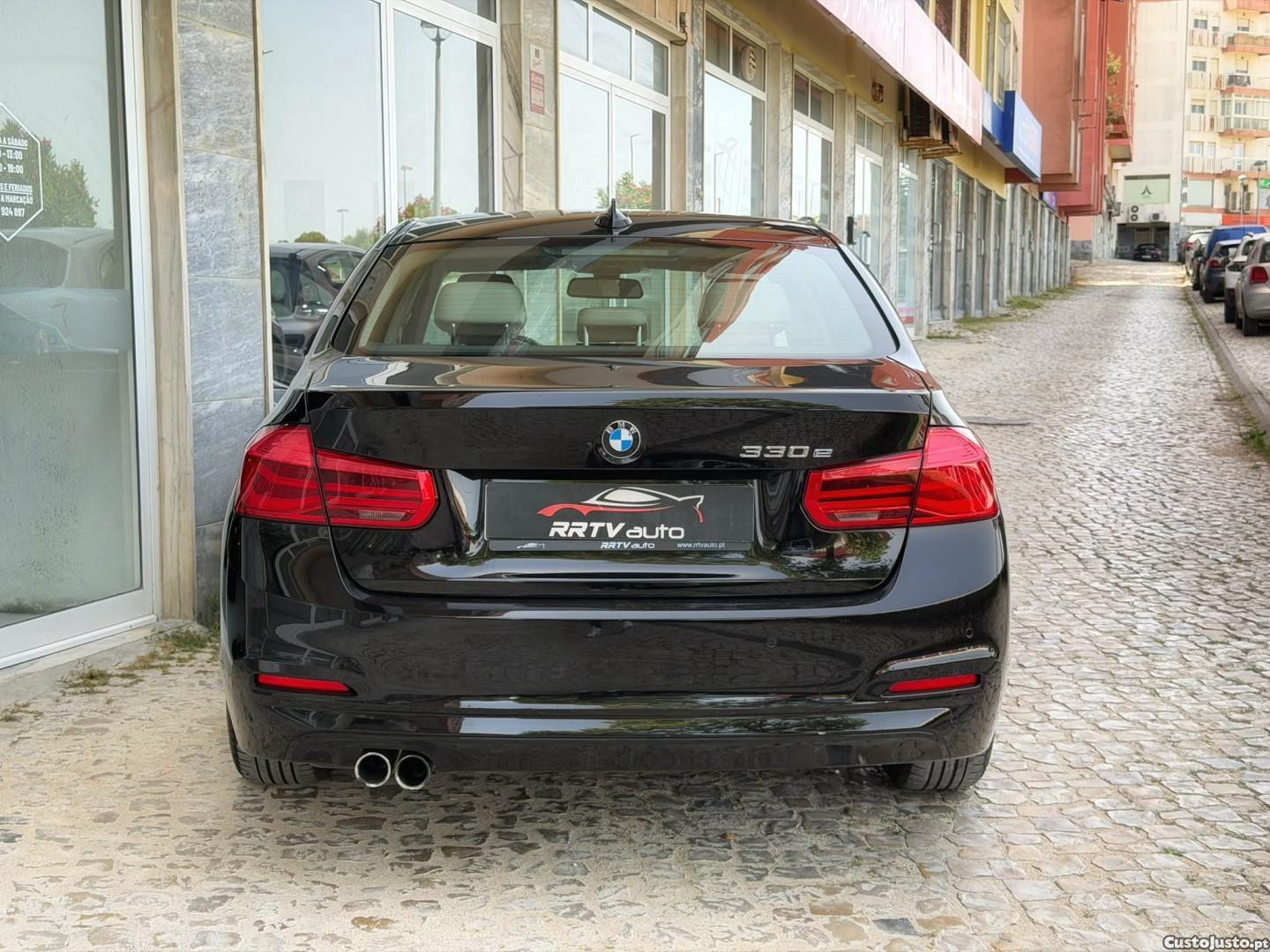 BMW 330 e iPerformance Advantage — fotografia 11