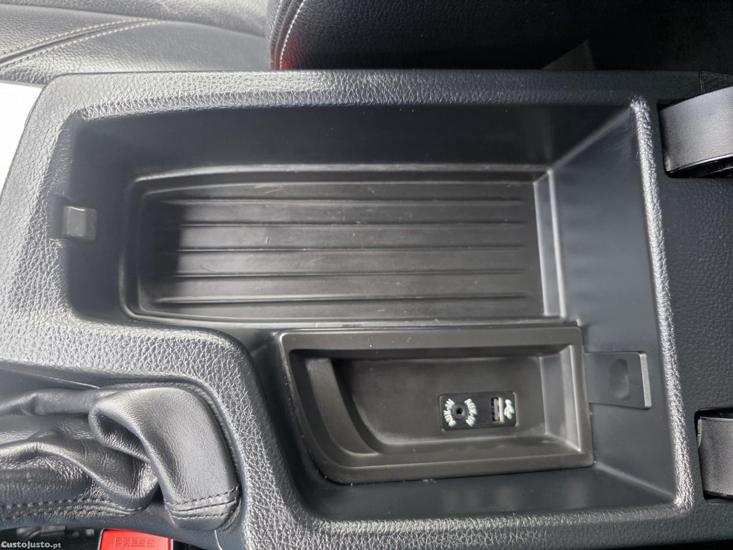 BMW 318 d Line Luxury Auto — fotografia 12