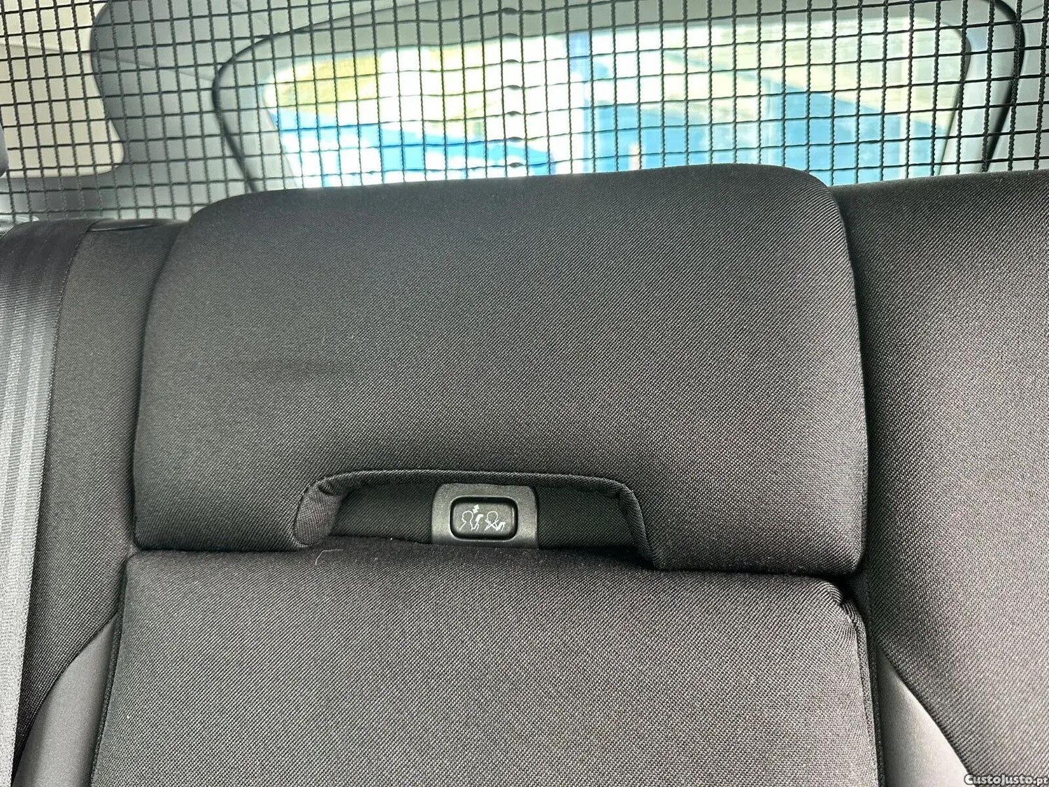 Volvo XC 60 2.0 D4 Momentum — fotografia 4