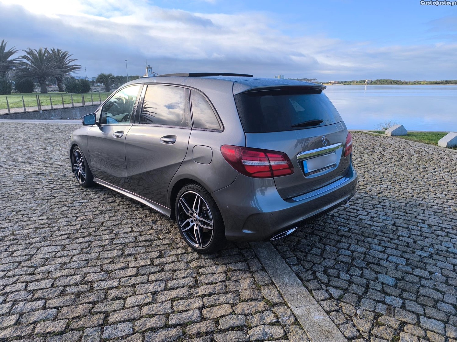 Mercedes-Benz B 180 CDI Automático AMG — fotografia 3
