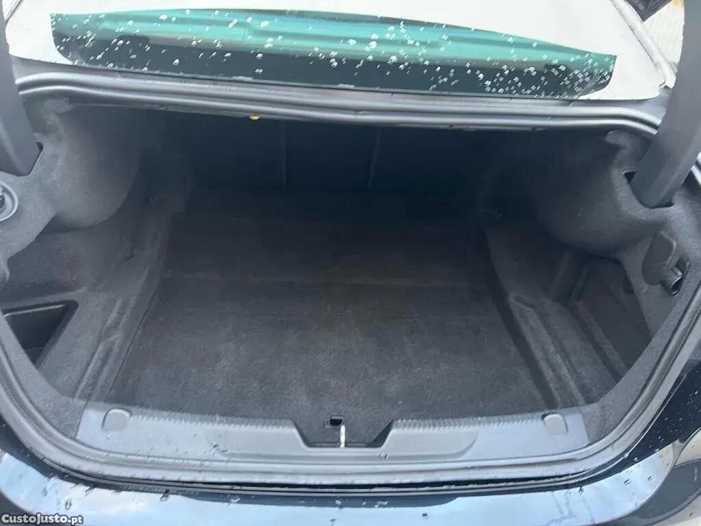 Jaguar XE 2.0 D Prestige — fotografia 10