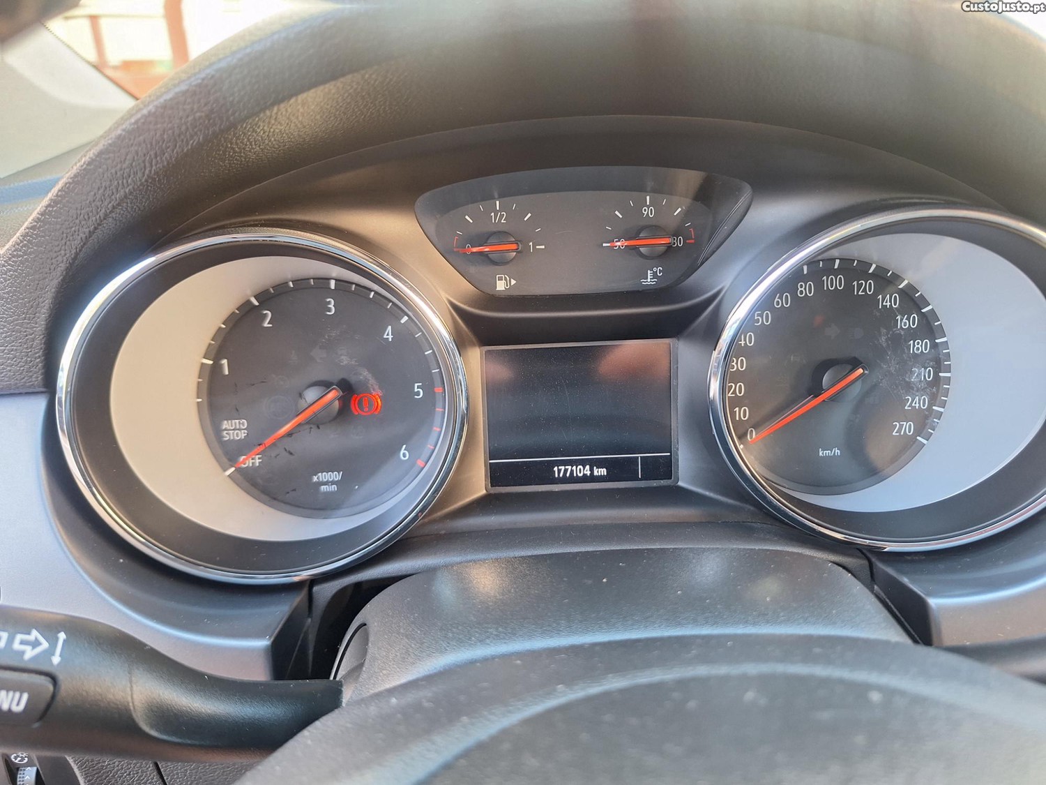 Opel Astra 1.6 CDTI Business — fotografia 5