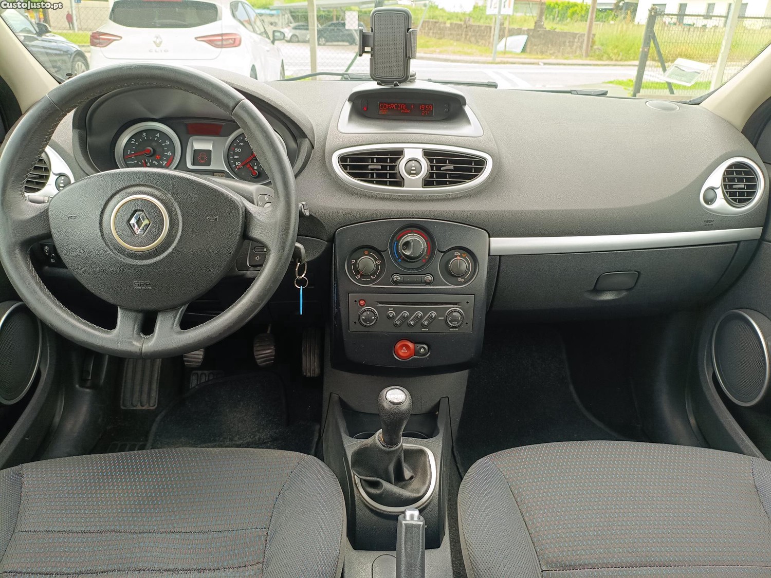 Renault Clio III 1.2 16V 75cv 5p — fotografia 5