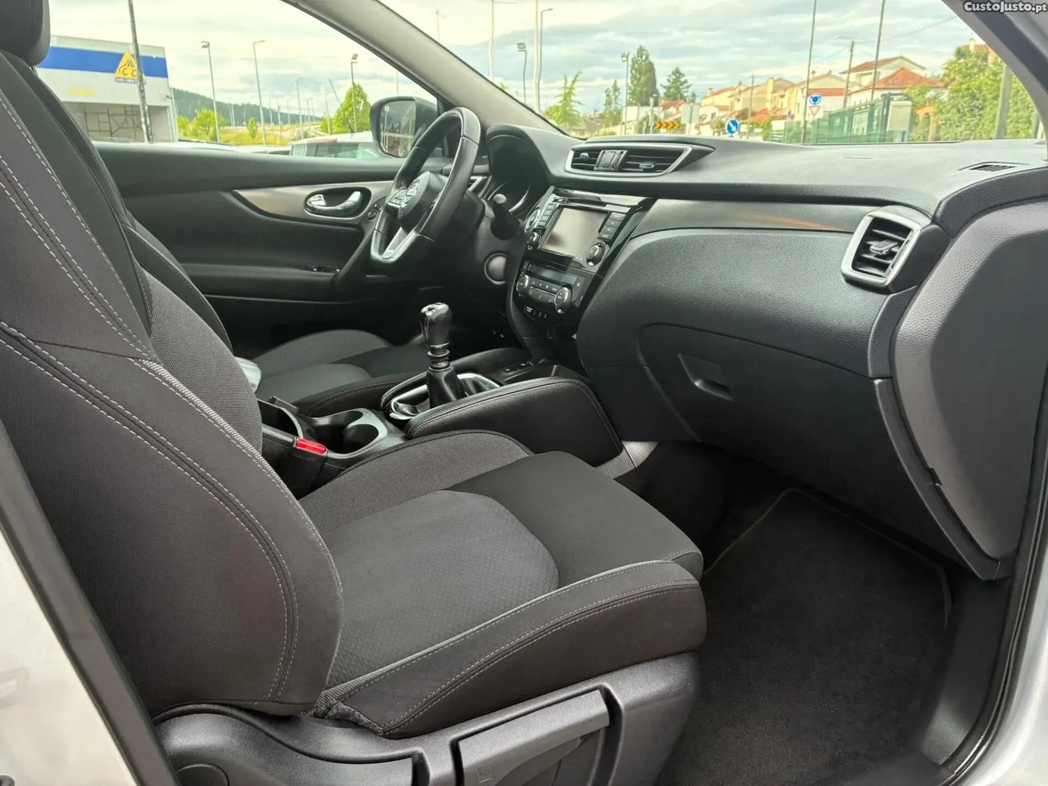 Nissan Qashqai 1.3 DIG-T N-Connecta — fotografia 3
