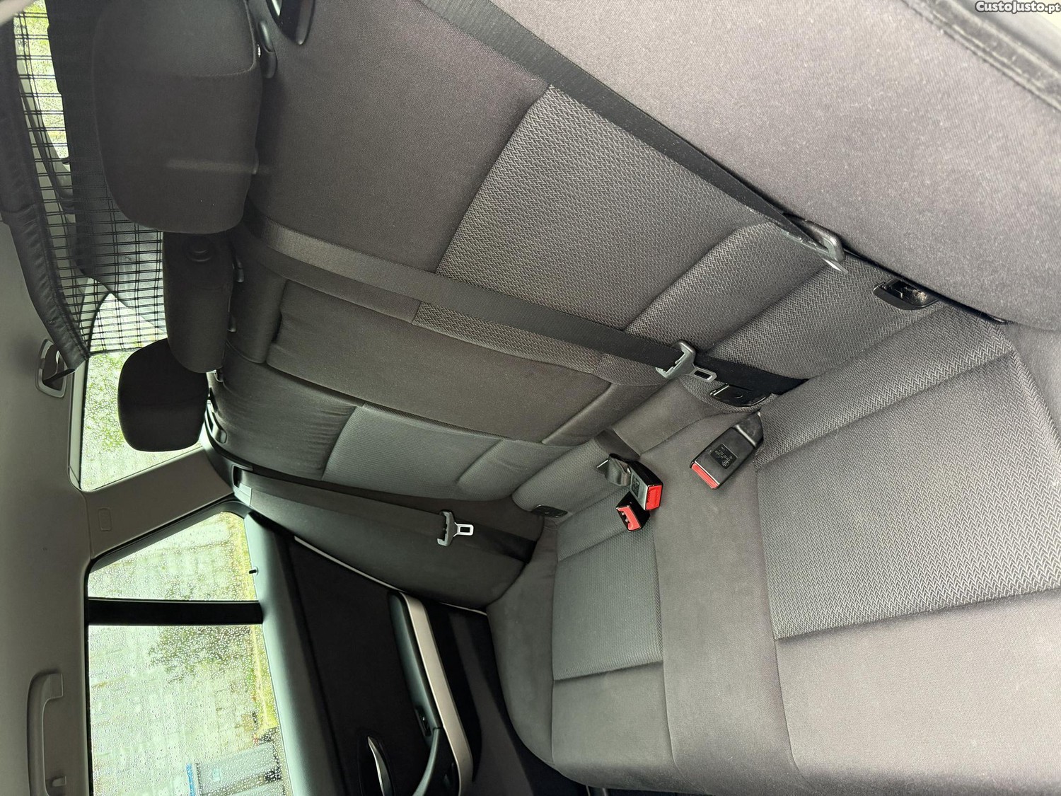 BMW 318 D TOURING C/ EXTRAS PACK M — fotografia 18