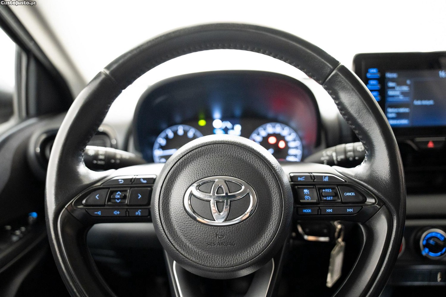 Toyota Yaris 1.5 VVT-i Comfort — fotografia 11