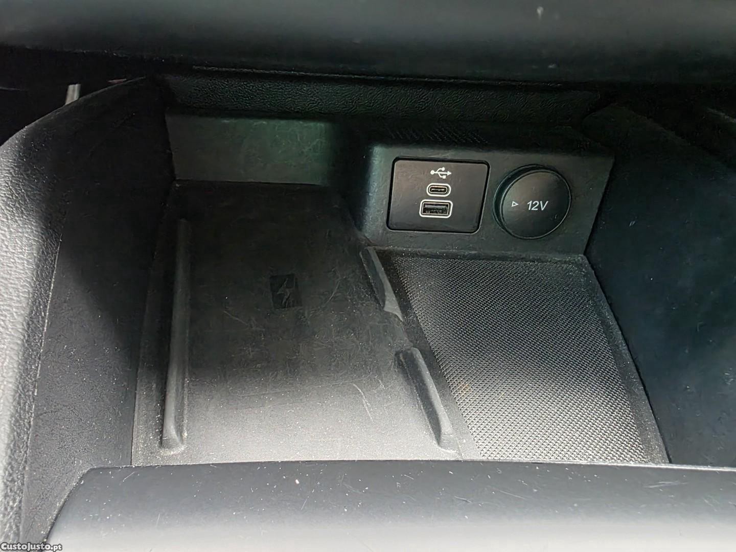 Ford Focus 1.0 EcoBoost MHEV Active X — fotografia 13
