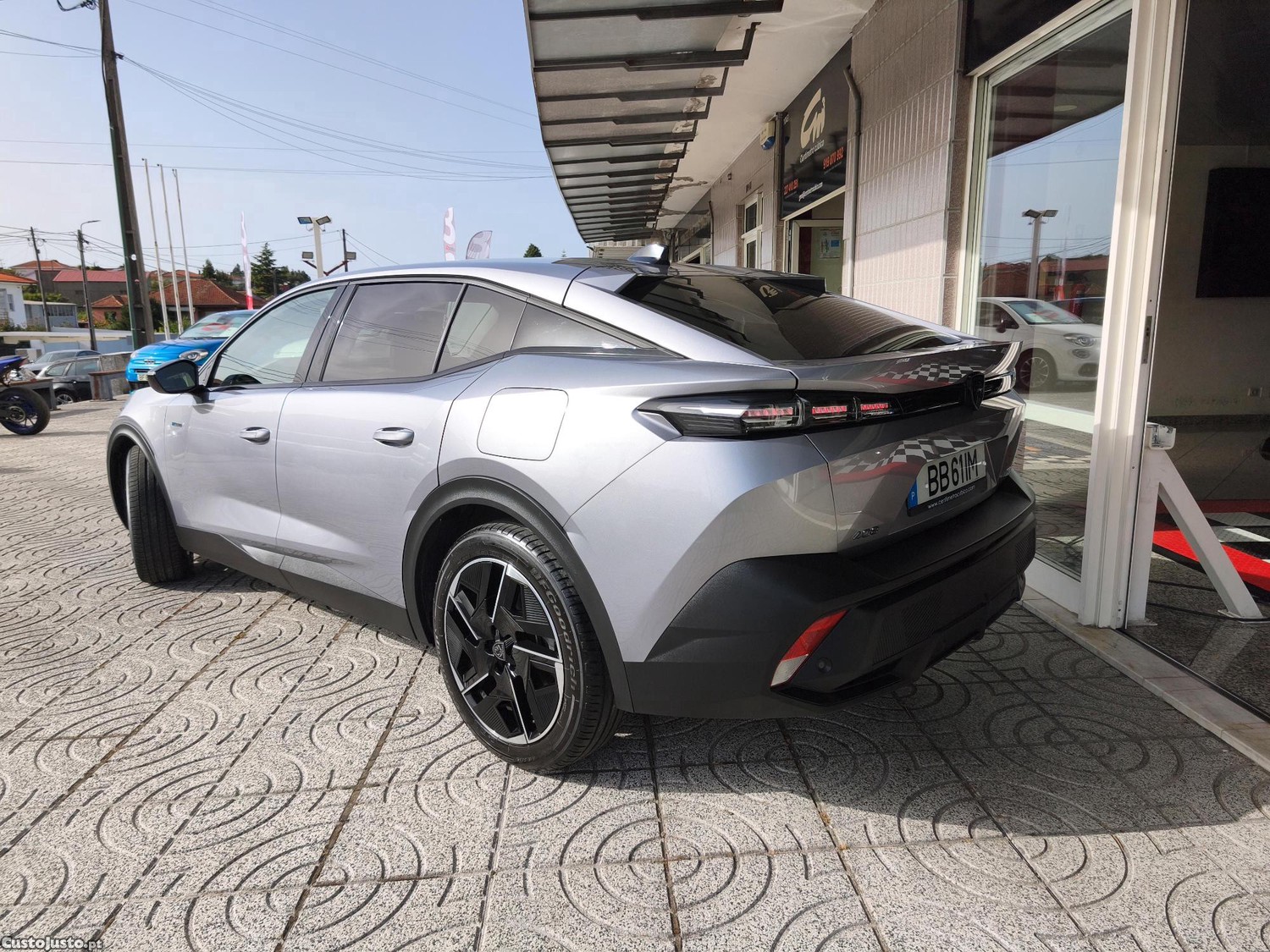 Peugeot  408 1.6 Hybrid 225cv Allure Pack - 23 — photo 3