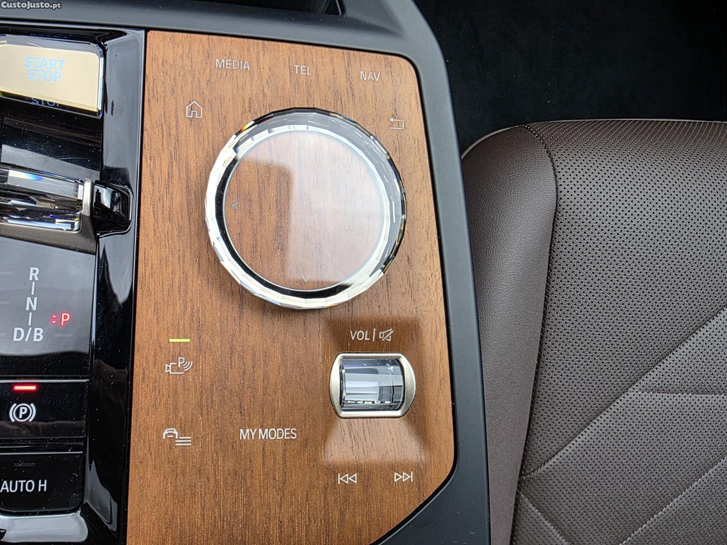 BMW iX xDrive 40 — fotografia 20