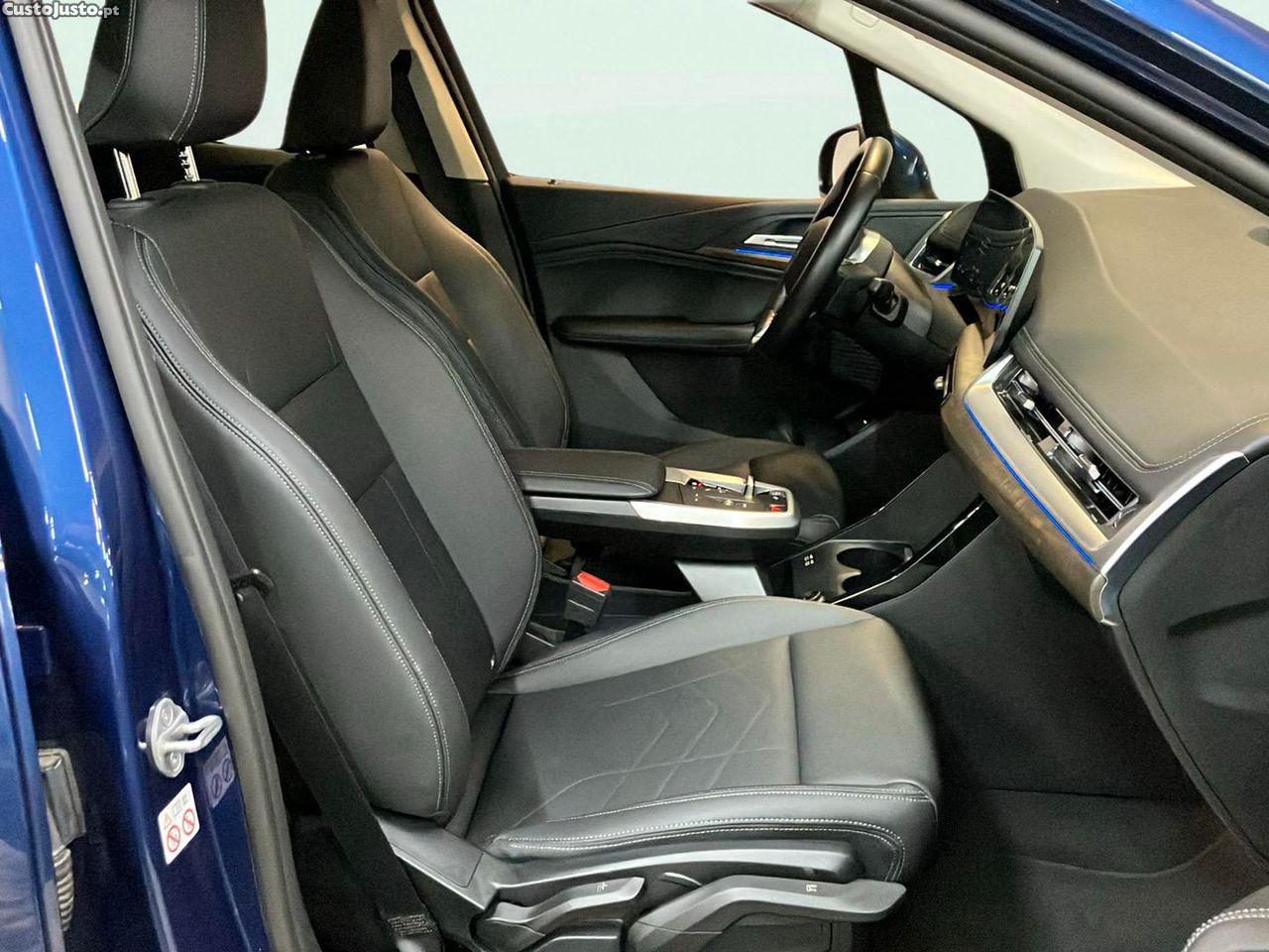 BMW 225 Active Tourer XE e xDrive Line Luxury — fotografia 9