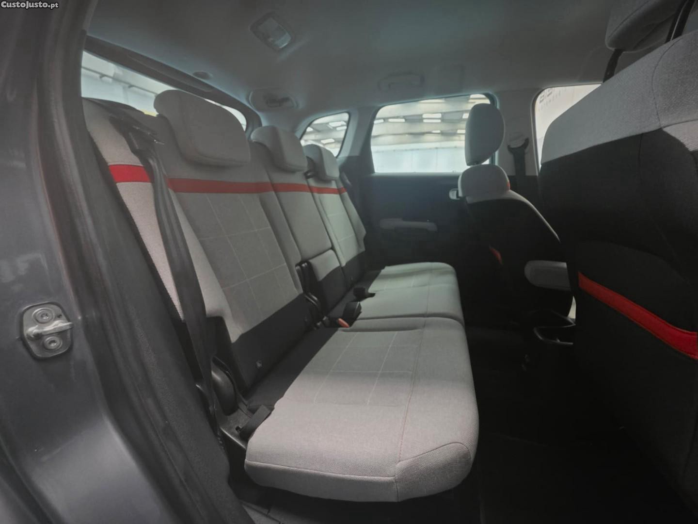 Citroën C3 Aircross 1.2 PureTech Shine EAT6 — fotografia 4