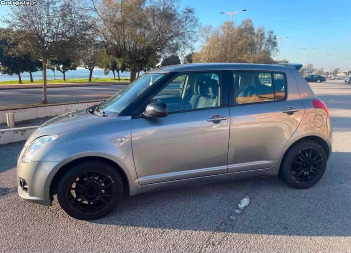 Suzuki Swift 1.3 MZ — fotografia 2