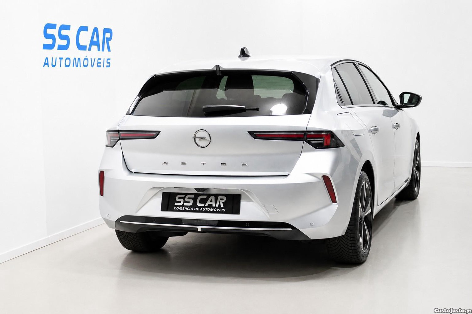 Opel Astra 1.2 T Elegance — fotografia 20