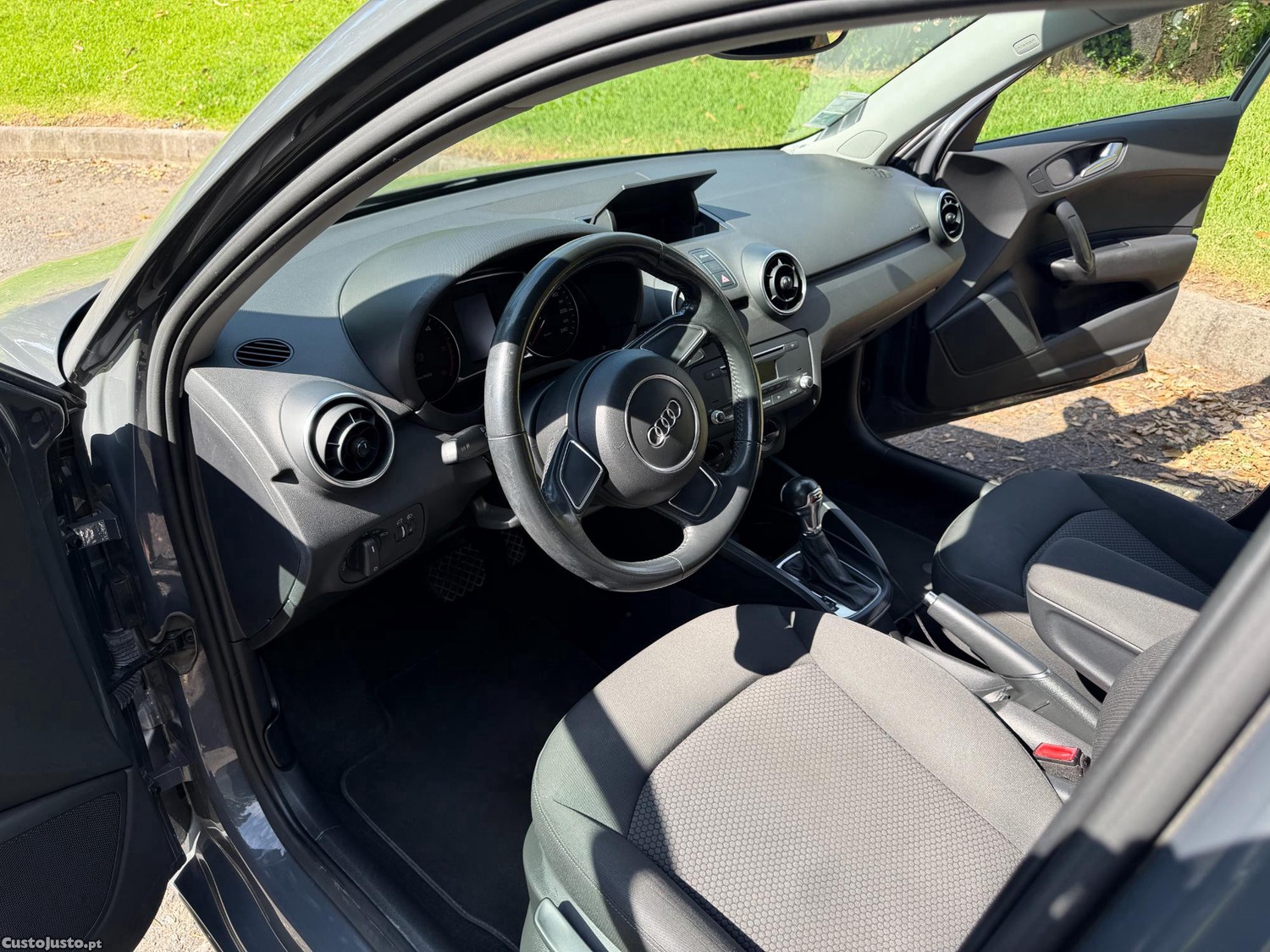 Audi A1 Sportback 1.6 TDI S tronic — fotografia 3