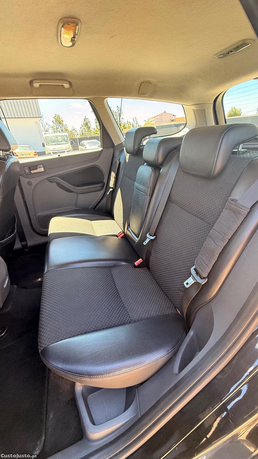 Ford Focus 1.6 TDCI de 2005 — fotografia 2