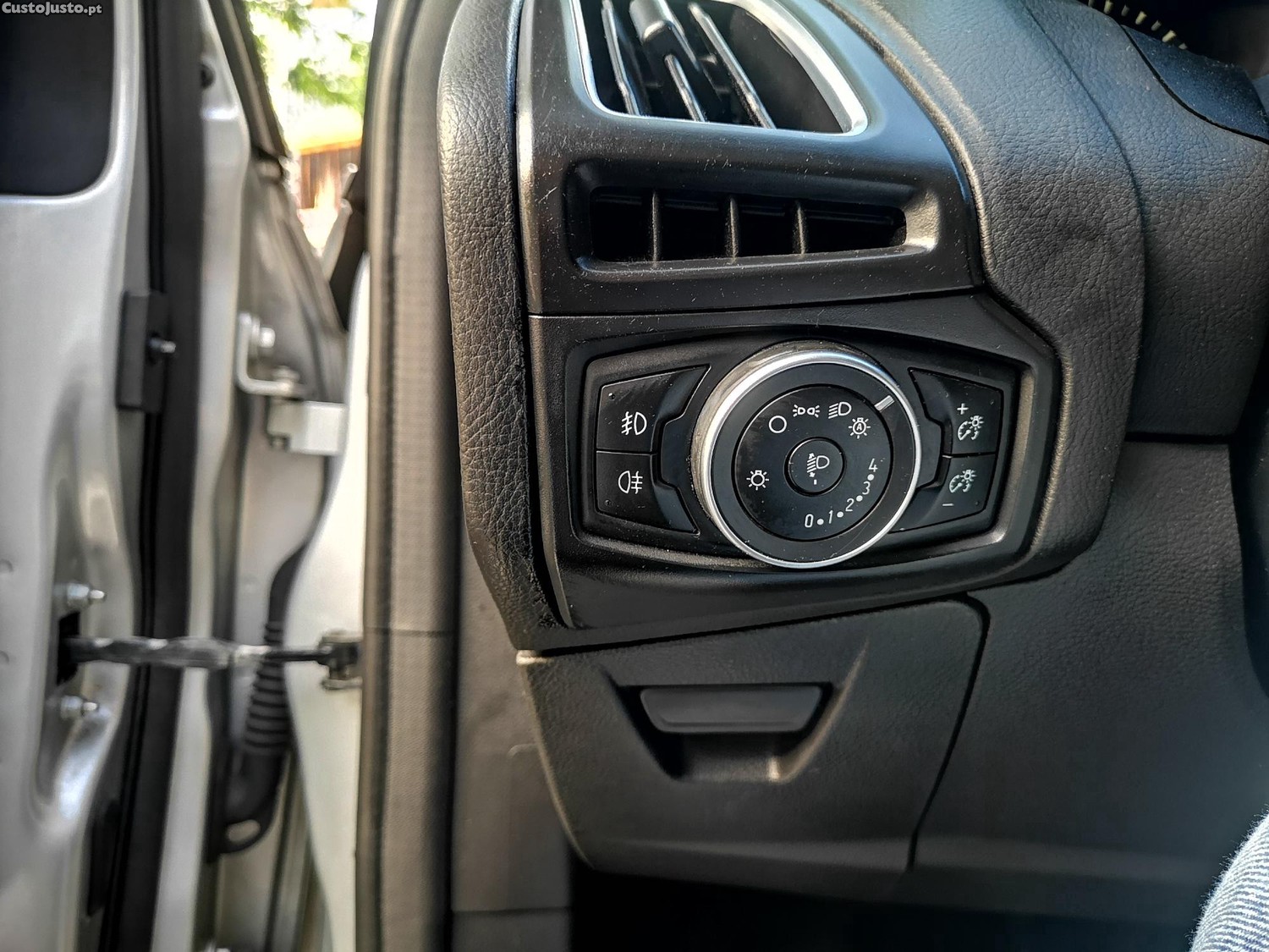 Ford Focus 1.0 SCTI 125cv TITANIUM c/ GPS - Utilitário Nacional c/ Garantia - "IMBATIVEL" — fotografia 4