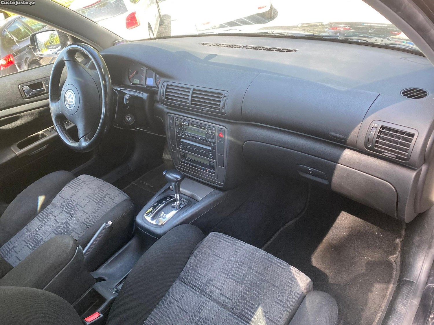 Volkswagen Passat 1.9 TDi Confortline Tip — fotografia 8