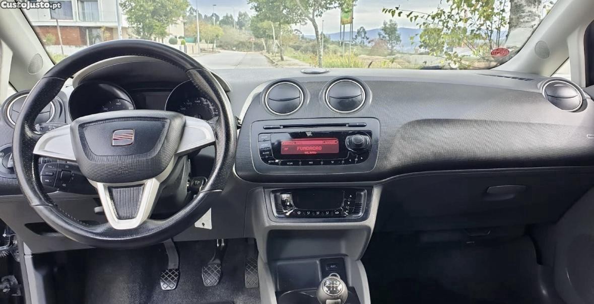 SEAT Ibiza 1.2Tdi — fotografia 3