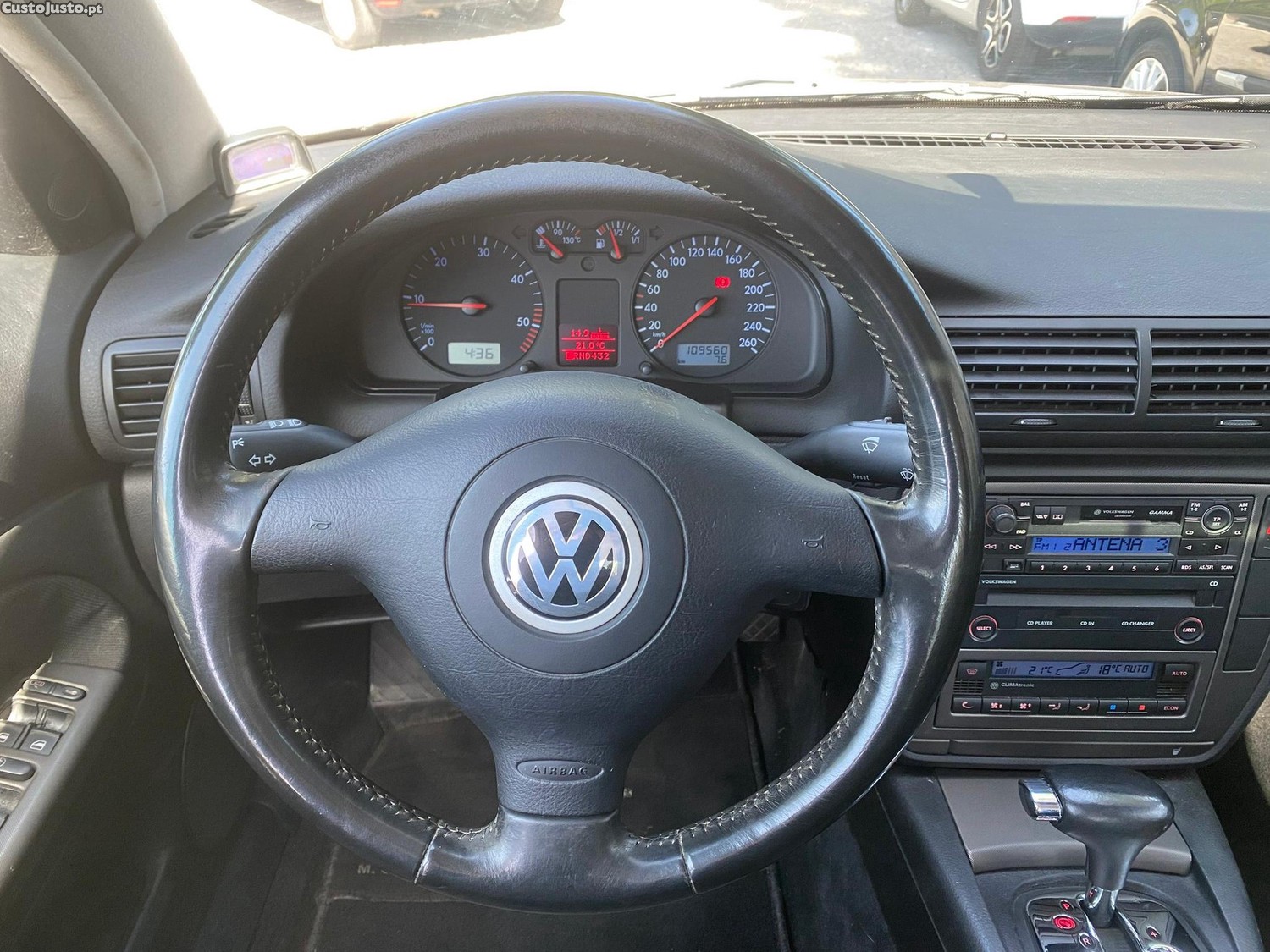 Volkswagen Passat 1.9 TDi Confortline Tip — fotografia 2