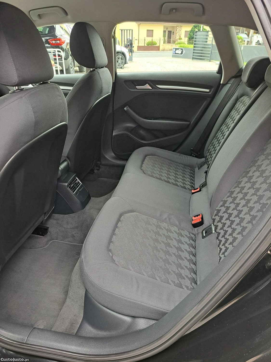 Audi A3 Sportback 1.6 TDI Ultra — fotografia 20