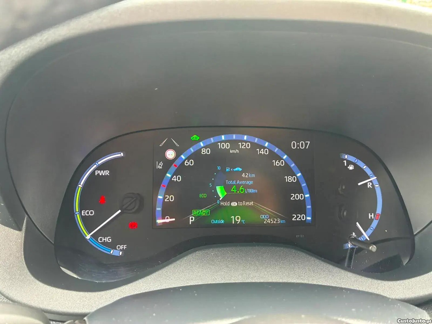 Toyota Yaris 1.5 HDF Luxury — fotografia 10